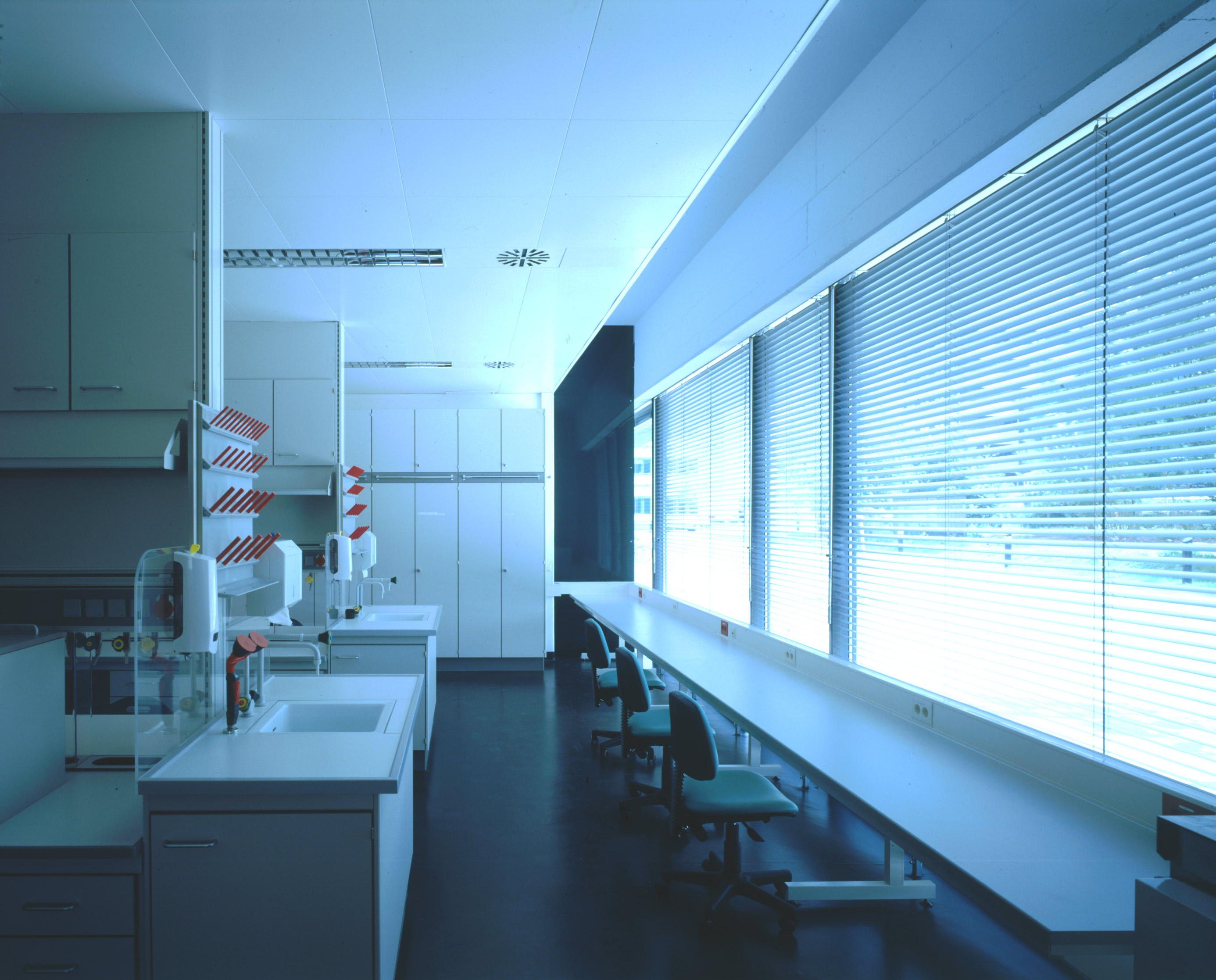 10_Biologicum_Halle_ksg-architekten_Christian-Richters_S