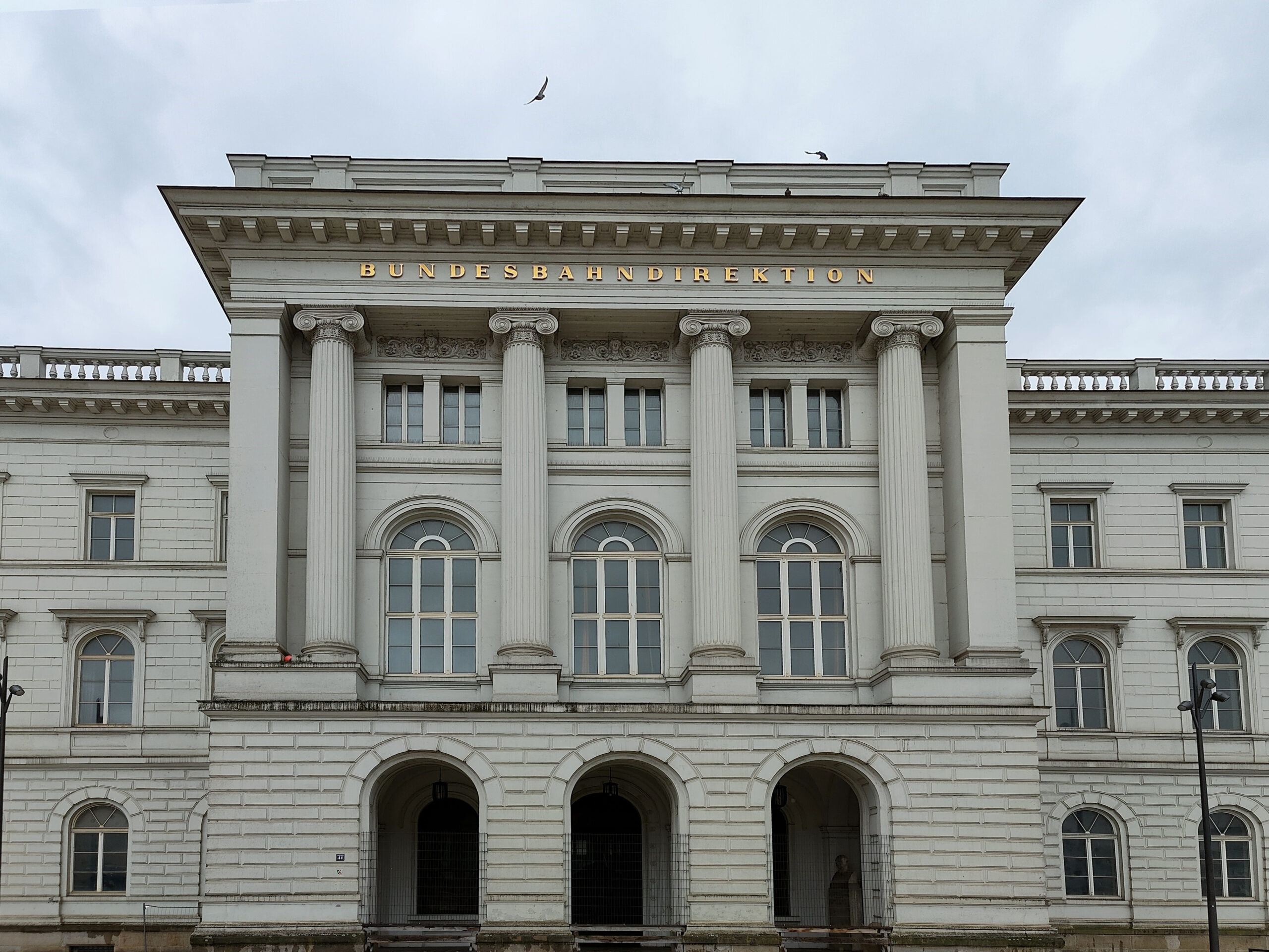 220407_UnterzeichnungMietvertrag3_pers