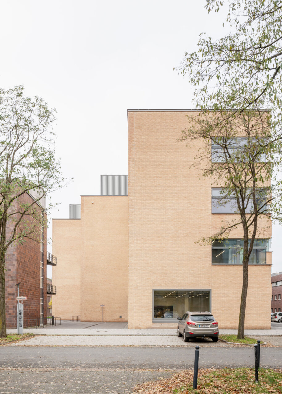 Lehr- und Forschungsgebäude BIOM für die Universität Bremen